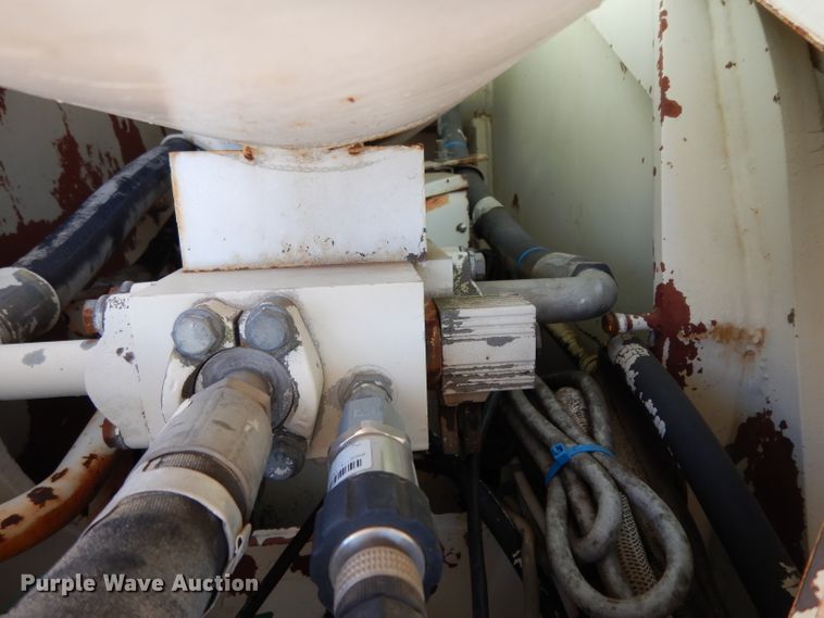 image for item DH2378 1999 P & H CN128 crane