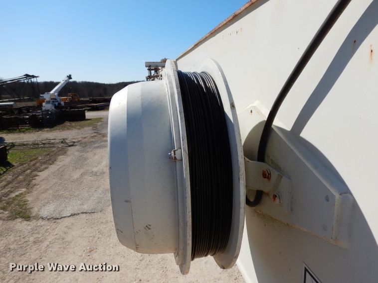 image for item DH2378 1999 P & H CN128 crane