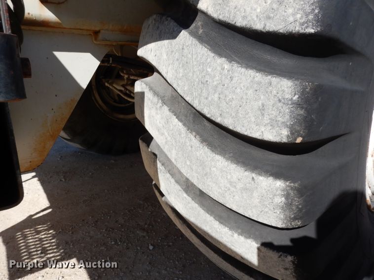 image for item DH2378 1999 P & H CN128 crane