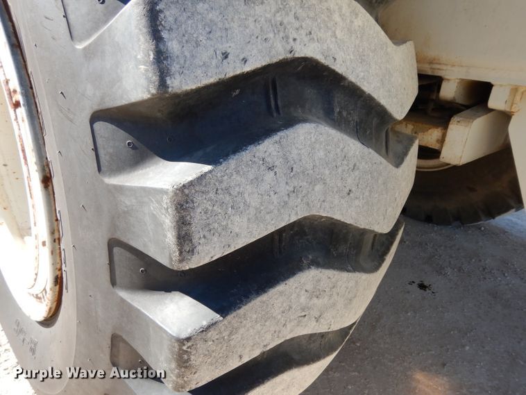 image for item DH2378 1999 P & H CN128 crane