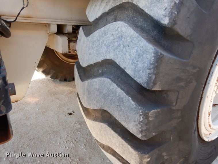 image for item DH2378 1999 P & H CN128 crane