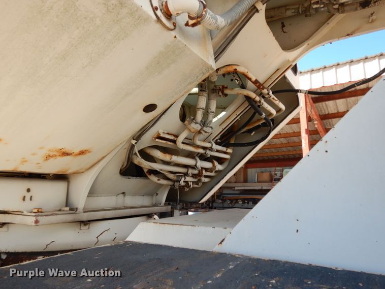 image for item DH2378 1999 P & H CN128 crane