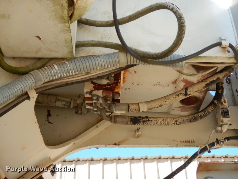 image for item DH2378 1999 P & H CN128 crane