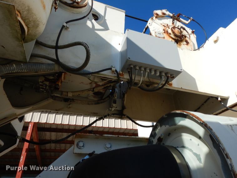 image for item DH2378 1999 P & H CN128 crane