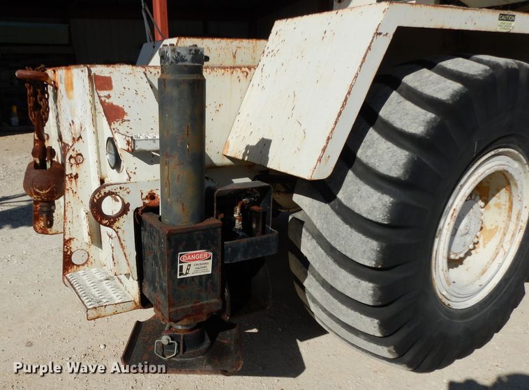 image for item DH2378 1999 P & H CN128 crane