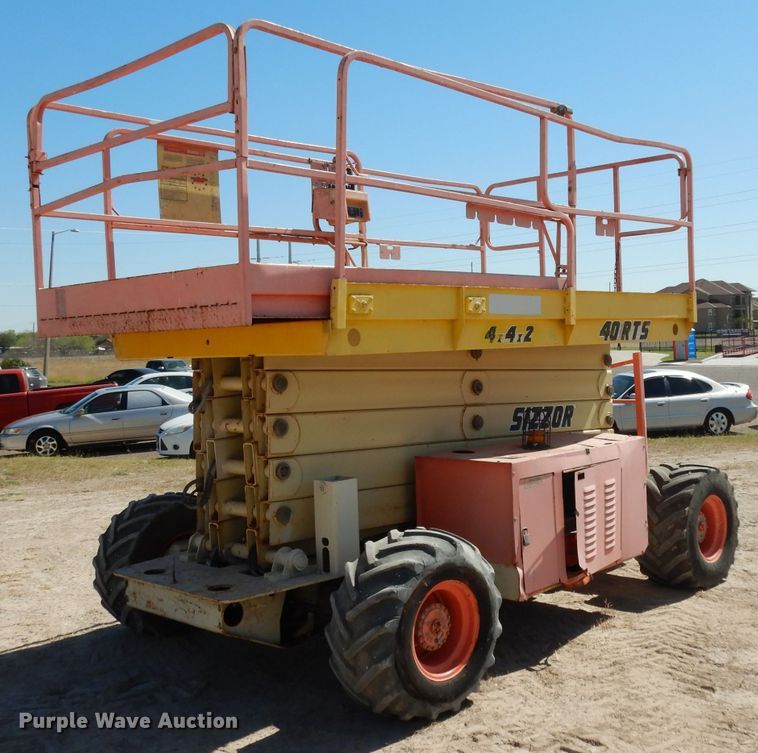 image for item DH2379 2000 JLG 40-RTS scissor lift
