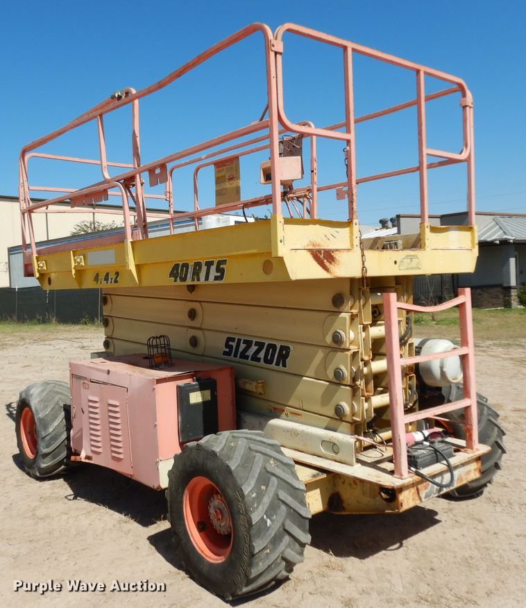 image for item DH2379 2000 JLG 40-RTS scissor lift
