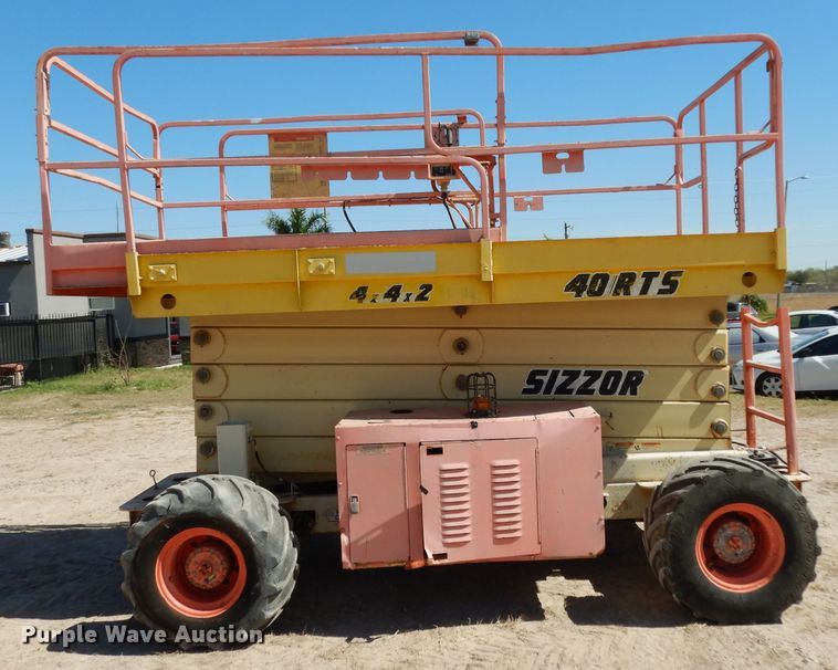 image for item DH2379 2000 JLG 40-RTS scissor lift