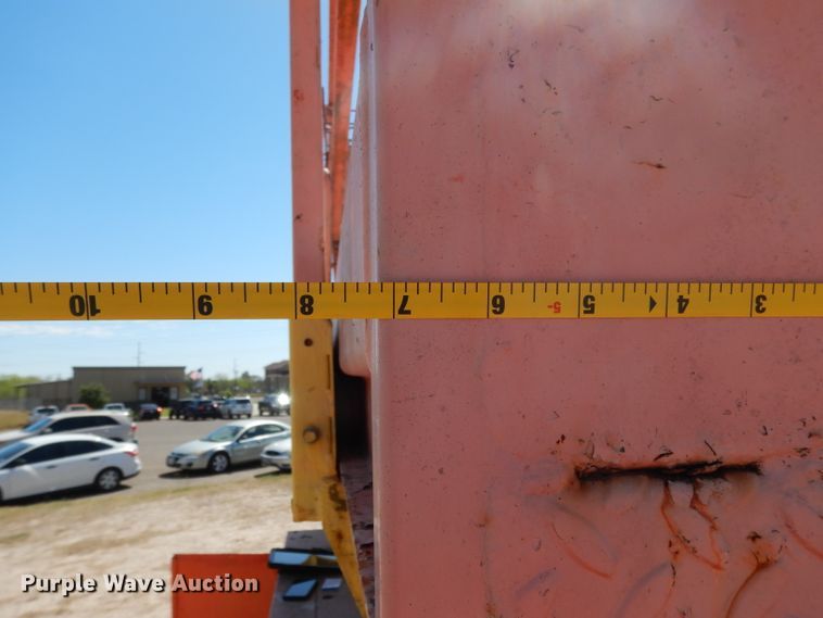 image for item DH2379 2000 JLG 40-RTS scissor lift