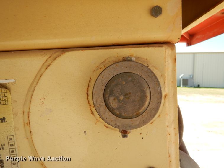 image for item DH2379 2000 JLG 40-RTS scissor lift