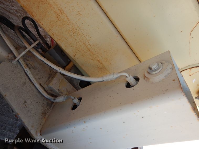 image for item DH2379 2000 JLG 40-RTS scissor lift