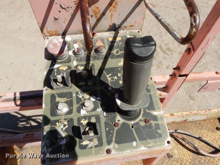 image for item DH2379 2000 JLG 40-RTS scissor lift