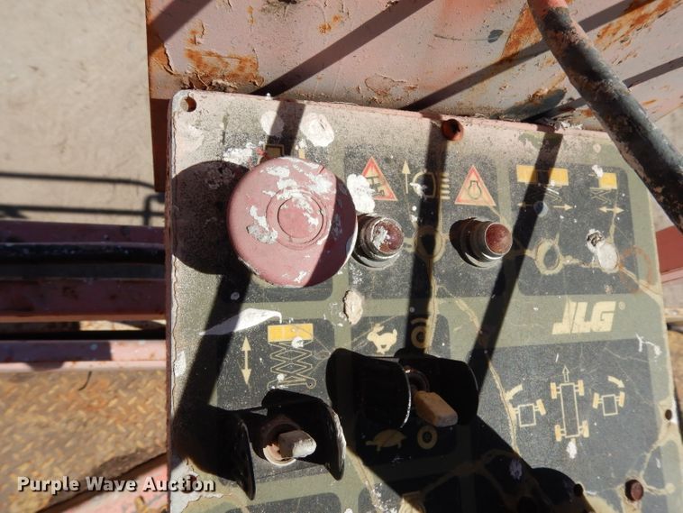 image for item DH2379 2000 JLG 40-RTS scissor lift