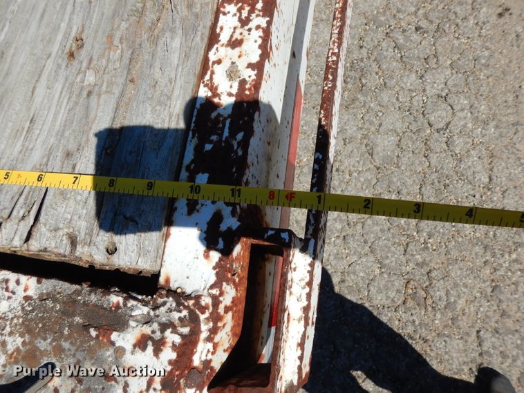 image for item DH2391 1973 Miller Float flatbed trailer