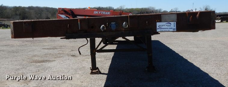 image for item DH2393 1973 Fruehauf FBEP40 flatbed trailer