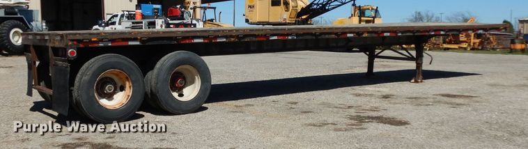 image for item DH2393 1973 Fruehauf FBEP40 flatbed trailer