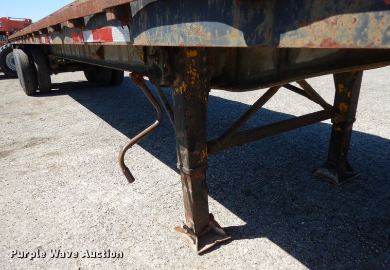 image for item DH2393 1973 Fruehauf FBEP40 flatbed trailer