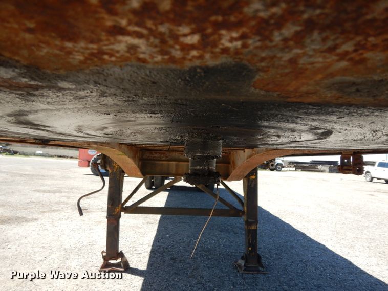 image for item DH2393 1973 Fruehauf FBEP40 flatbed trailer