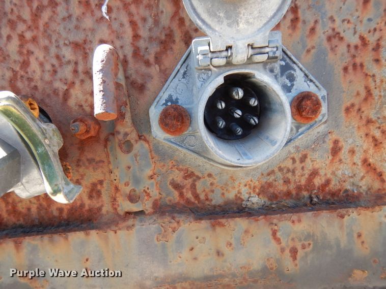 image for item DH2393 1973 Fruehauf FBEP40 flatbed trailer