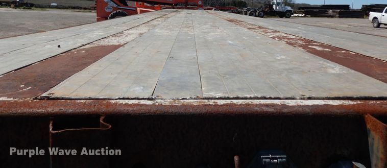 image for item DH2393 1973 Fruehauf FBEP40 flatbed trailer