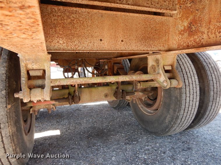 image for item DH2393 1973 Fruehauf FBEP40 flatbed trailer