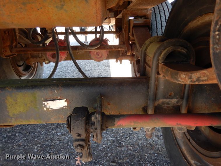 image for item DH2393 1973 Fruehauf FBEP40 flatbed trailer