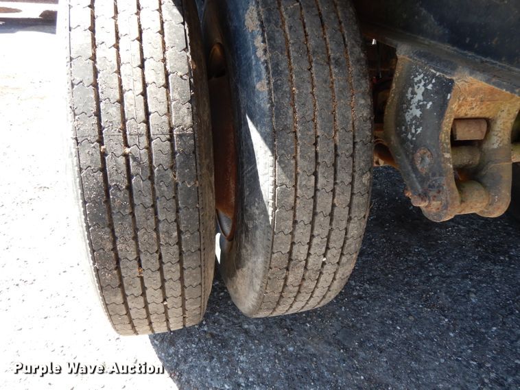 image for item DH2393 1973 Fruehauf FBEP40 flatbed trailer