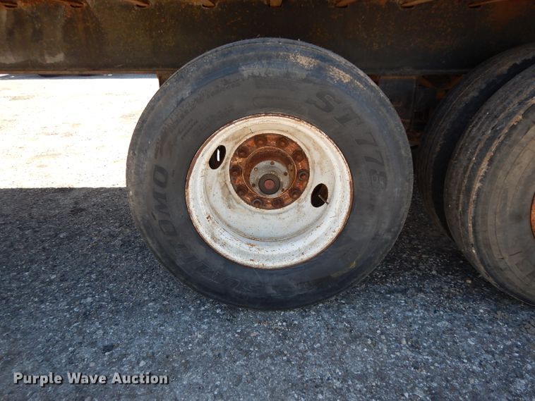 image for item DH2393 1973 Fruehauf FBEP40 flatbed trailer