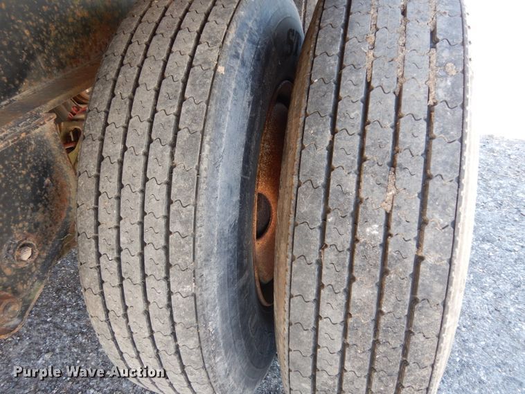 image for item DH2393 1973 Fruehauf FBEP40 flatbed trailer