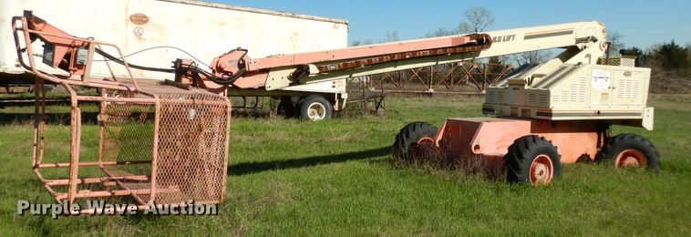 image for item DH2396 JLG 40H boom lift