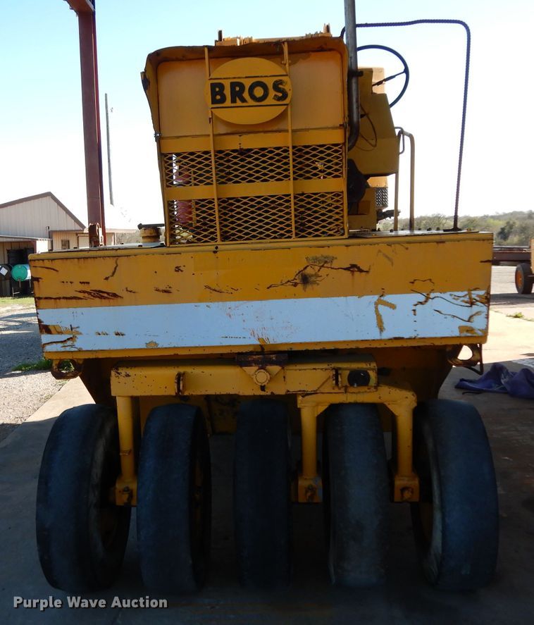 image for item DH2397 Bros pneumatic roller