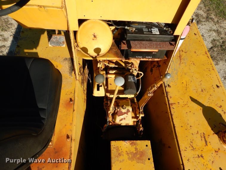 image for item DH2397 Bros pneumatic roller