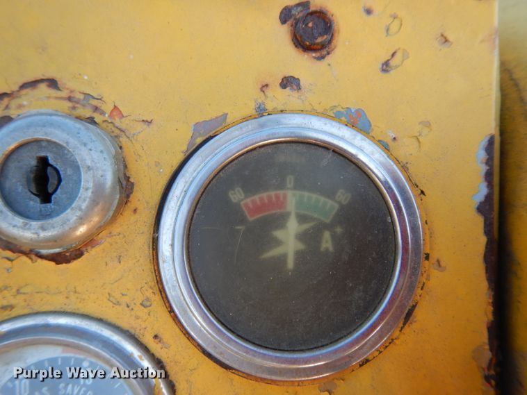 image for item DH2397 Bros pneumatic roller