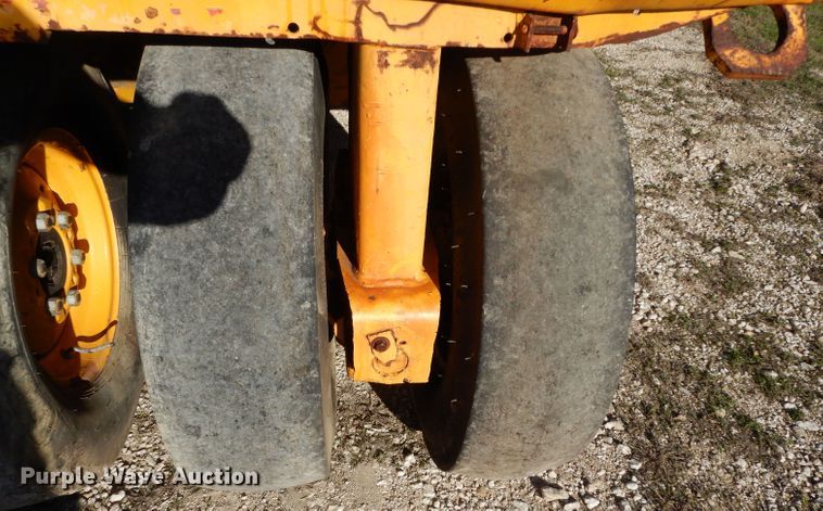 image for item DH2397 Bros pneumatic roller