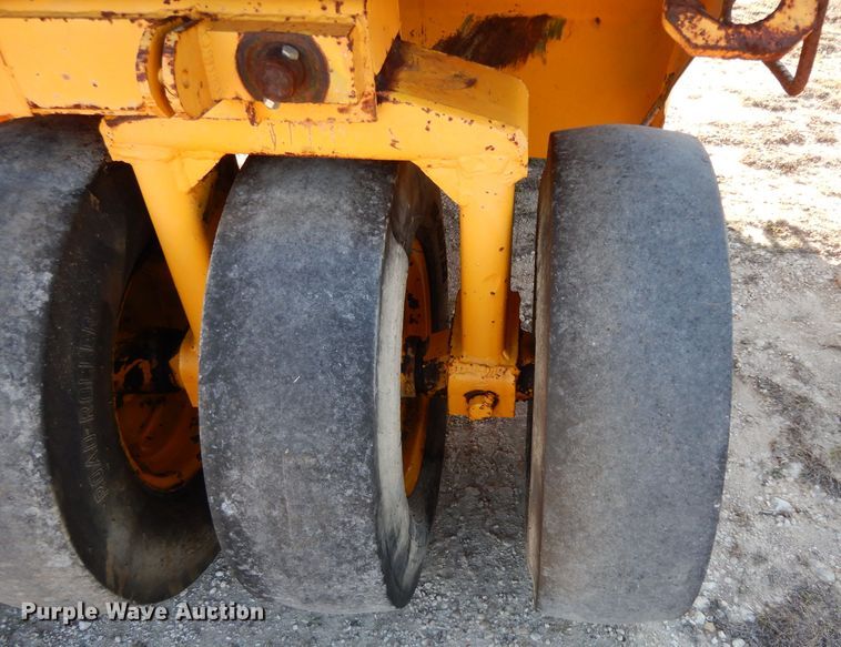 image for item DH2397 Bros pneumatic roller