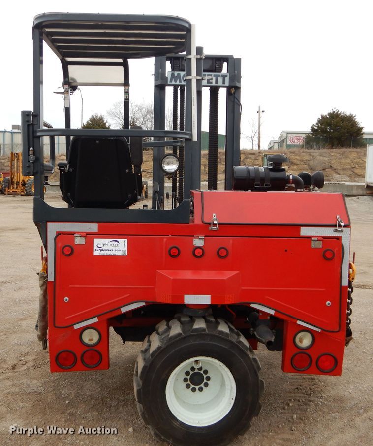image for item DH4445 Moffett M50004W forklift