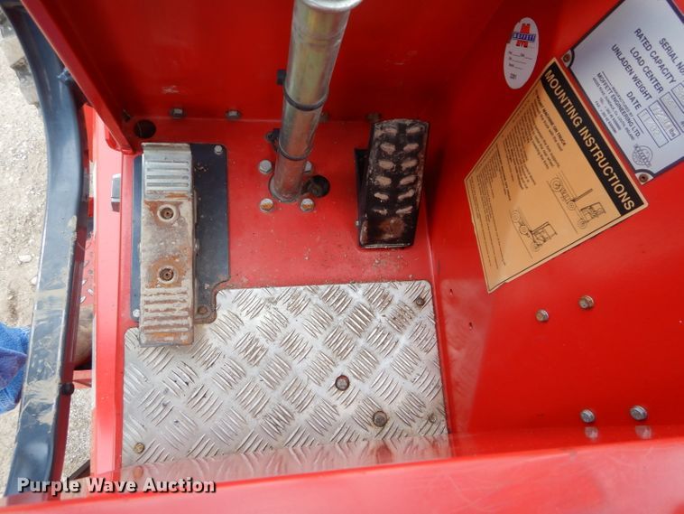 image for item DH4445 Moffett M50004W forklift