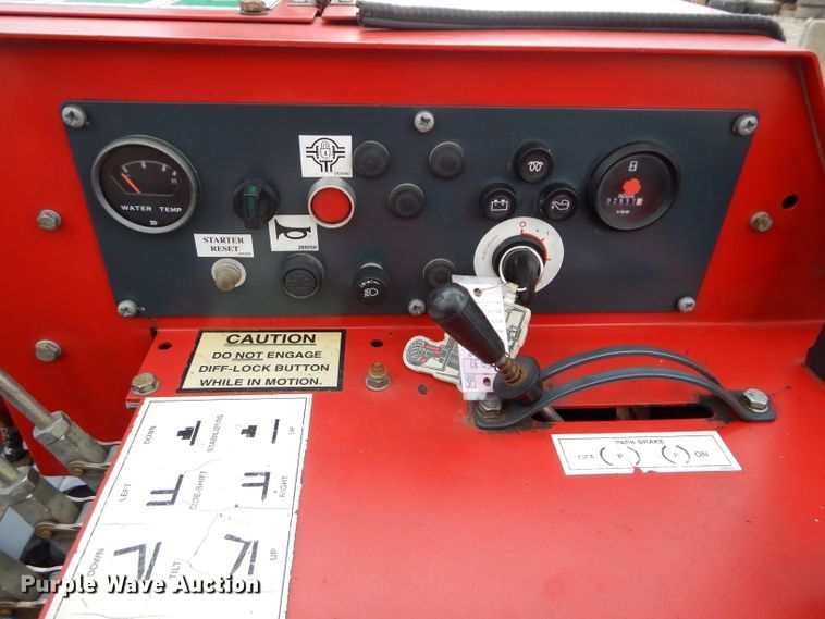 image for item DH4445 Moffett M50004W forklift