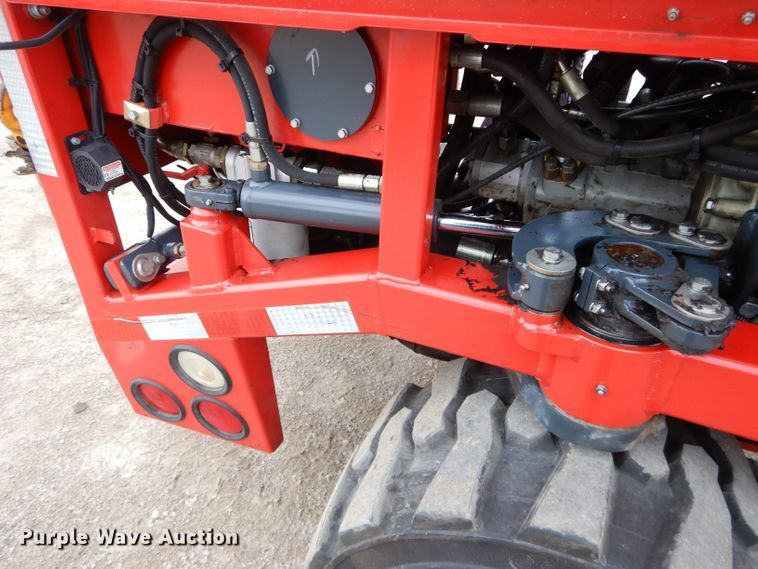 image for item DH4445 Moffett M50004W forklift