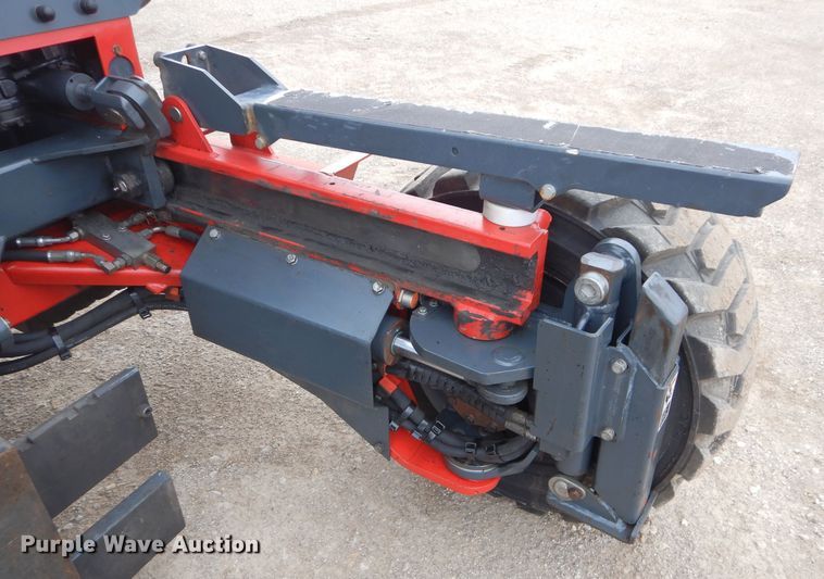 image for item DH4445 Moffett M50004W forklift