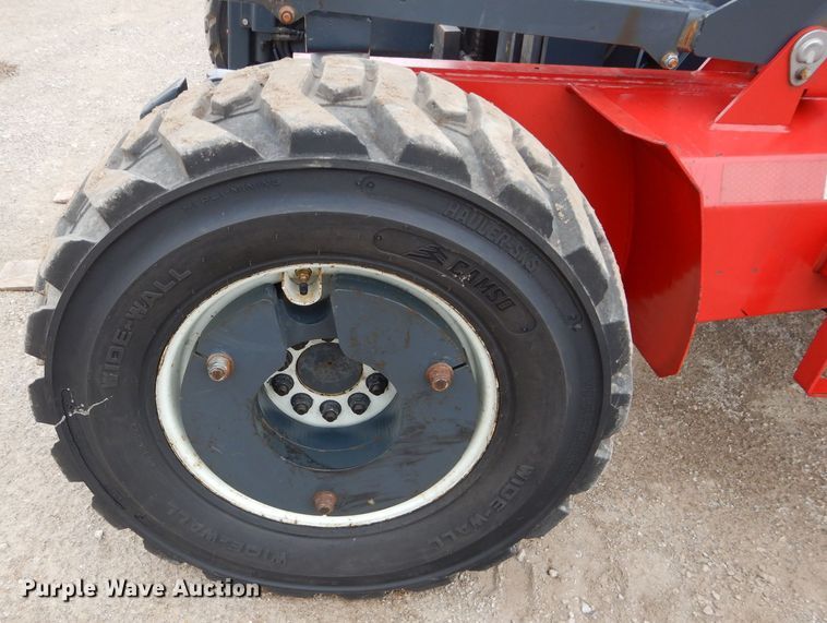 image for item DH4445 Moffett M50004W forklift