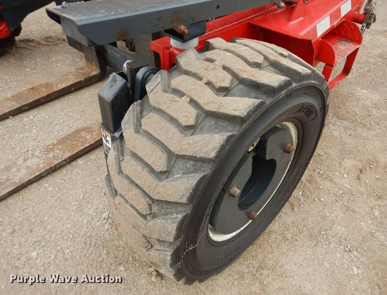 image for item DH4445 Moffett M50004W forklift