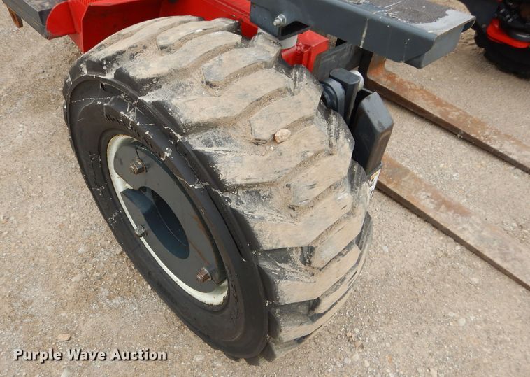 image for item DH4445 Moffett M50004W forklift