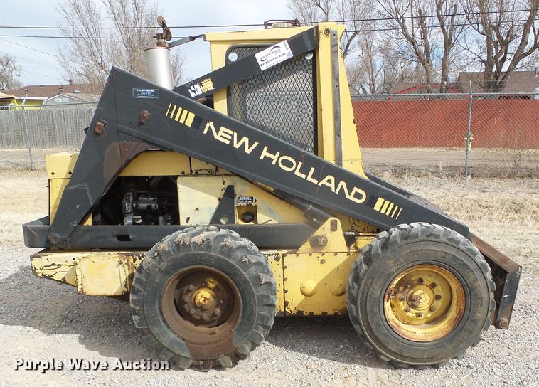 image for item DH4859 1986 New Holland L785  skid steer loader