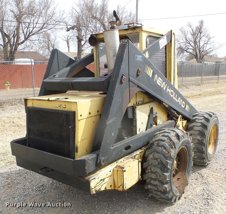image for item DH4859 1986 New Holland L785  skid steer loader