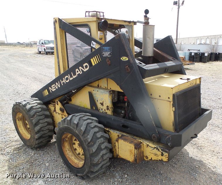 image for item DH4859 1986 New Holland L785  skid steer loader