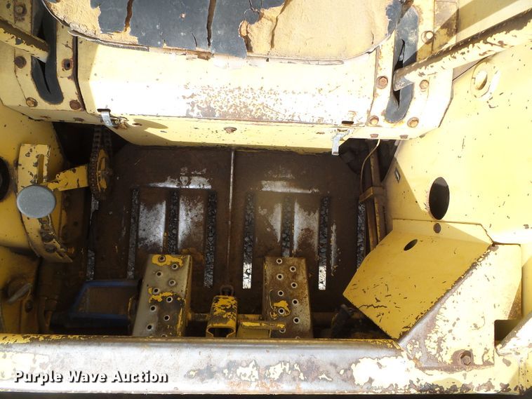 image for item DH4859 1986 New Holland L785  skid steer loader