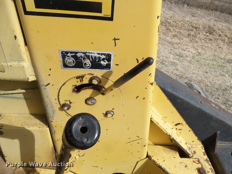 image for item DH4859 1986 New Holland L785  skid steer loader