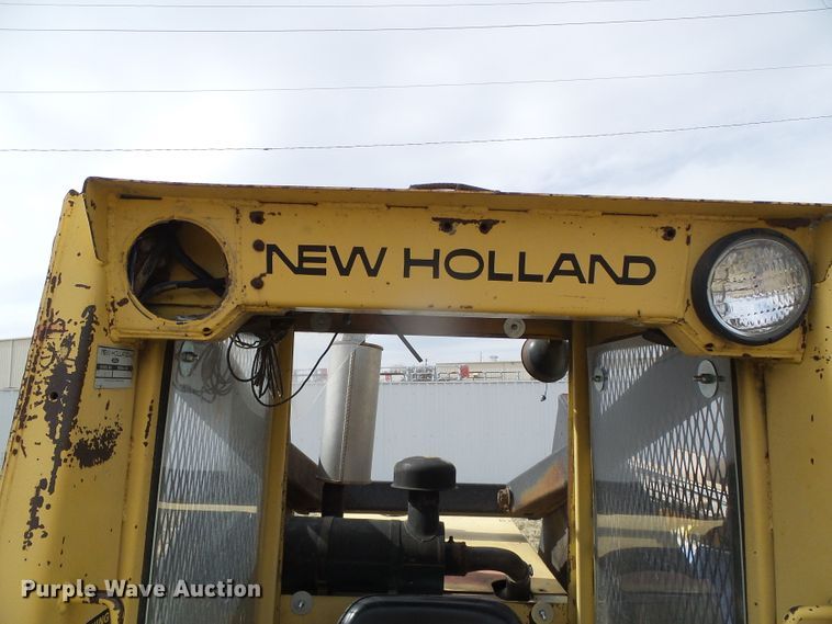 image for item DH4859 1986 New Holland L785  skid steer loader