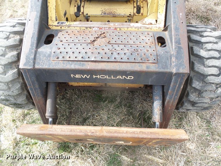 image for item DH4859 1986 New Holland L785  skid steer loader